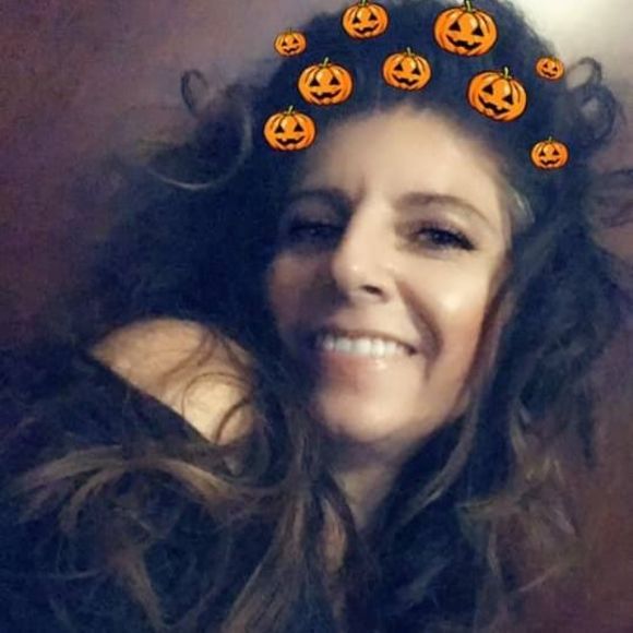 Meet your Posher, Michelle - Picture 1 of 7